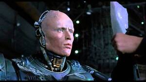 ¿“RoboCops” reales?: colocaron el primer implante en un cerebro para convertir pensamiento en movimiento