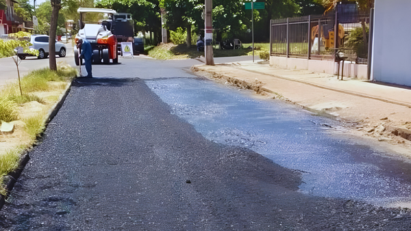 Tras reclamo por baches, en Mariano Roque Alonso arreglan avenida