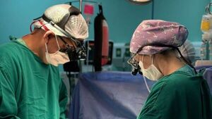 Corazón artificial da vida a 2 mientras aguardan donantes