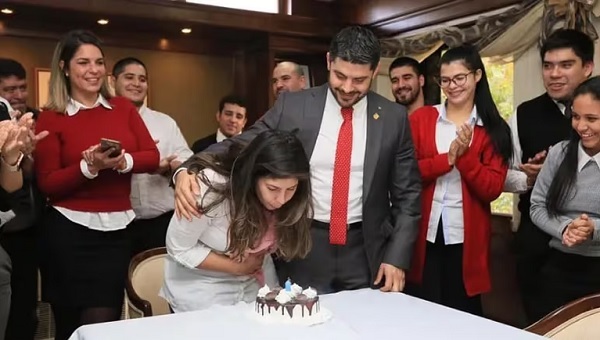 Hija de “Nenecho”: la “jornalera” mejor pagada en el Gabinete es “nepobaby” para oposición