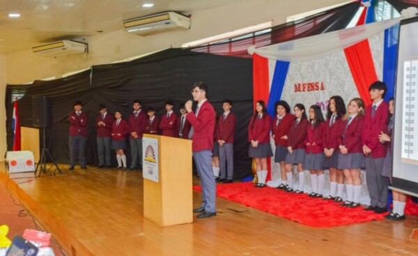 Convocatoria para bachillerato en diseño gráfico en el CEM