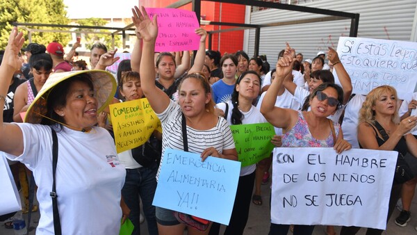 Video: Las protestas del hambre llegan a las puertas de los supermercados argentinos
