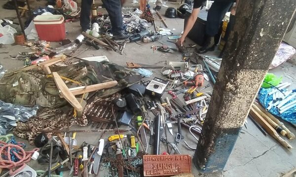 Armas, birras, celulares y drogas fueron requisados a reos de Tacumbú