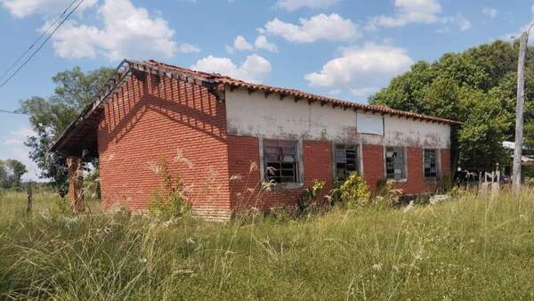 Horqueta: Escuela en estado crítico a días del inicio de clases