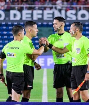 Árbitros de la cuarta fecha