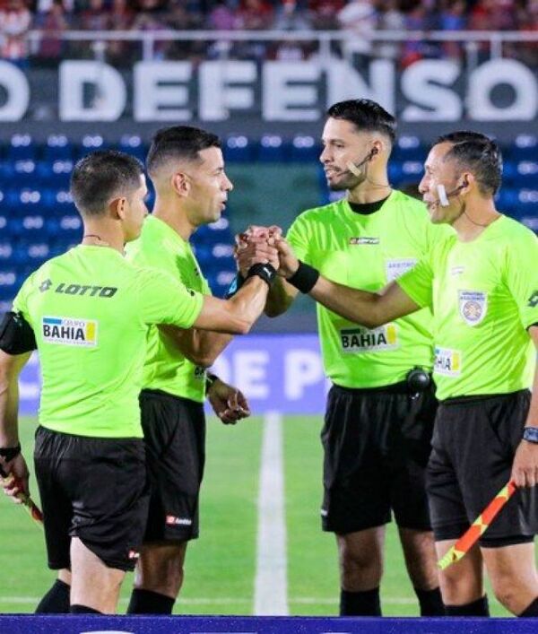 Árbitros de la cuarta fecha