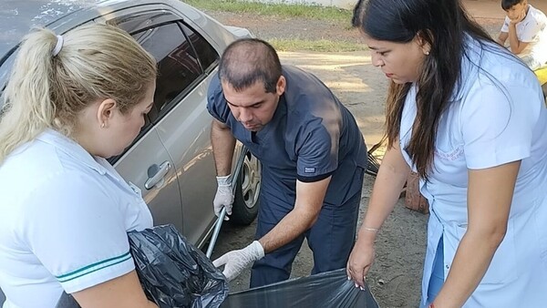 Minga dentro de casa: Personal de Ingavi se sumó contra el Aedes
