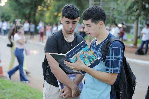 Becas de Gobierno: socializan ejes temáticos del examen y apelan a preparación de postulantes - .::Agencia IP::.