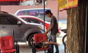 Papá fue con su hija al trabajo – Prensa 5