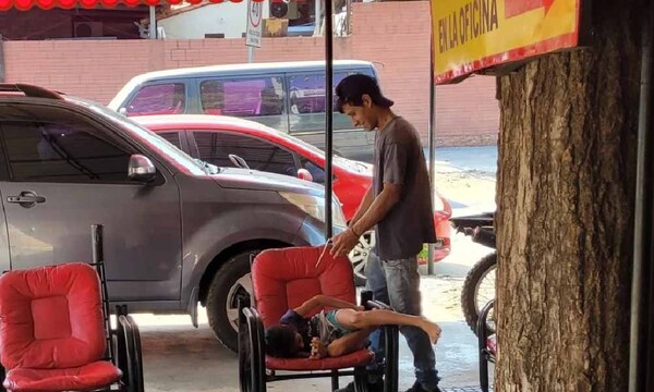 Papá fue con su hija al trabajo – Prensa 5