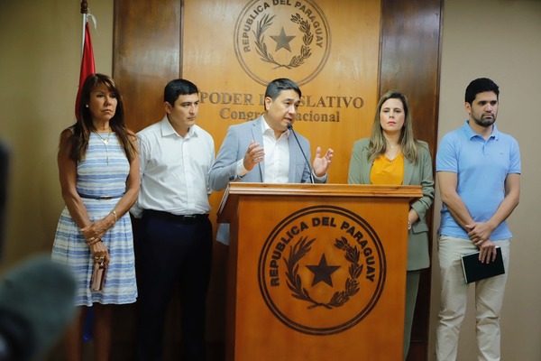 Presentan anteproyecto de Ley, que establece la carrera del funcionario legislativo - Megacadena - Diario Digital