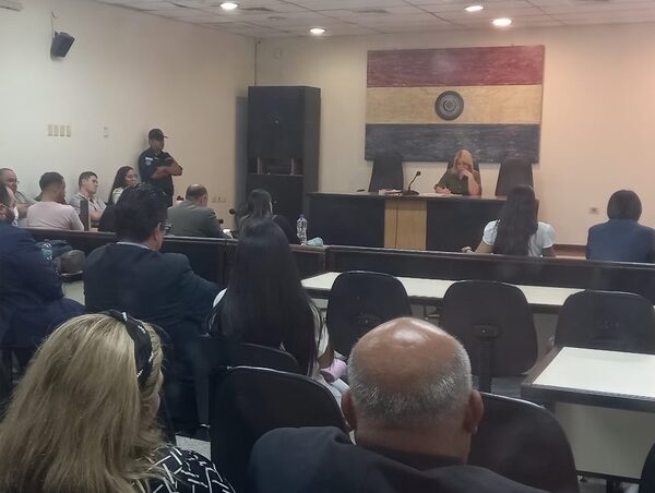 A Ultranza Py: jueza eleva causa a juicio oral y condena a cinco personas en procedimiento abreviado · Radio Monumental 1080 AM