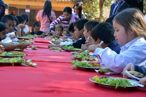 Intendentes afirman que centralizar manejo del almuerzo escolar es un retroceso