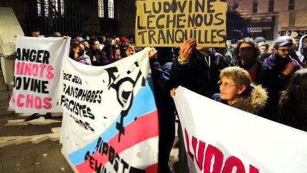 En Francia, activistas protestan contra una conferencia sobre el wokismo