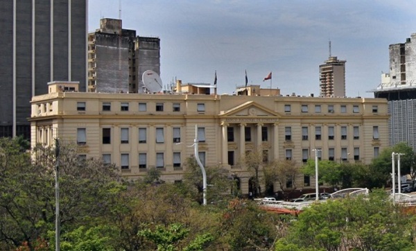FF.AA. deja de custodiar BNF por orden presidencial