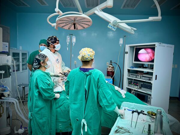 Destacan compleja intervención quirúrgica a una niña en el IPS de CDE - Megacadena - Diario Digital