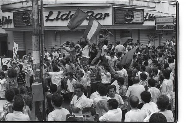 El recuerdo de la caída de la Dictadura de Stroessner | 1000 Noticias