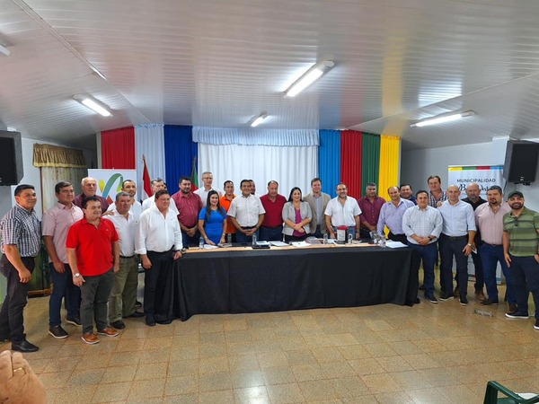 INTENDENTES CERRARÁN MUNICIPALIDADES EN PROTESTA POR EL PROYECTO "HAMBRE CERO" - Itapúa Noticias
