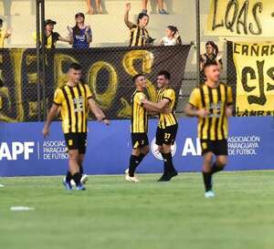 Nacional vs. Guaraní: El aurinegro vuelve a golear y está arriba - Fútbol - ABC Color
