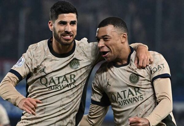 El PSG ganó en Estrasburgo con goles de Mbappé y Asensio, pero no convence