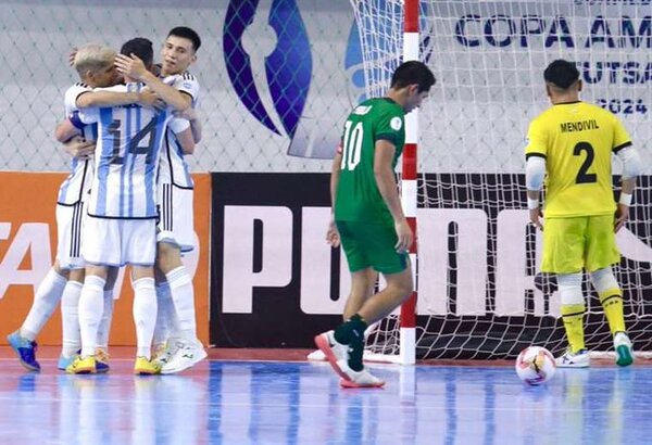 Bolivia perdió (4-0) ante Argentina en su debut en la Copa América de Futsal