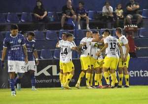 Sol de América vs. Sportivo Trinidense: Cinco goles, gran partido y victoria de Trinidense - Fútbol - ABC Color