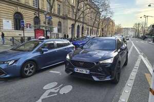 Los parisinos deciden si restringen los vehículos SUV, que se venden tanto como contaminan - Mundo - ABC Color