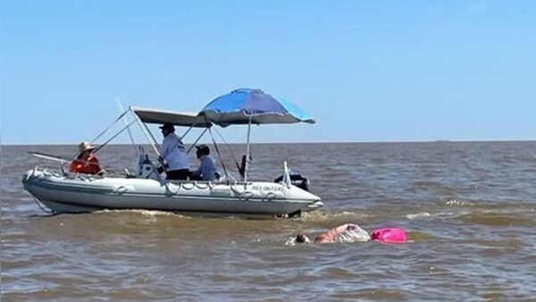 Un médico uruguayo murió mientras cruzaba a nado el Río de la Plata