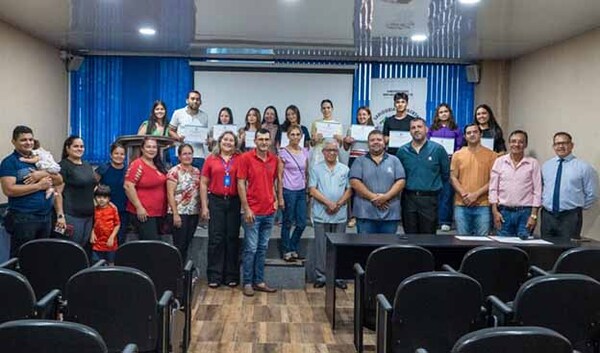 UPE entregó media becas a futuros estudiantes de Medicina en marco a convenio con la ANR | DIARIO PRIMERA PLANA