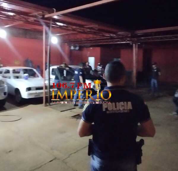 Hallan automóvil que habría sido utilizado para atentar contra un funcionario de la ANDE - Radio Imperio 106.7 FM