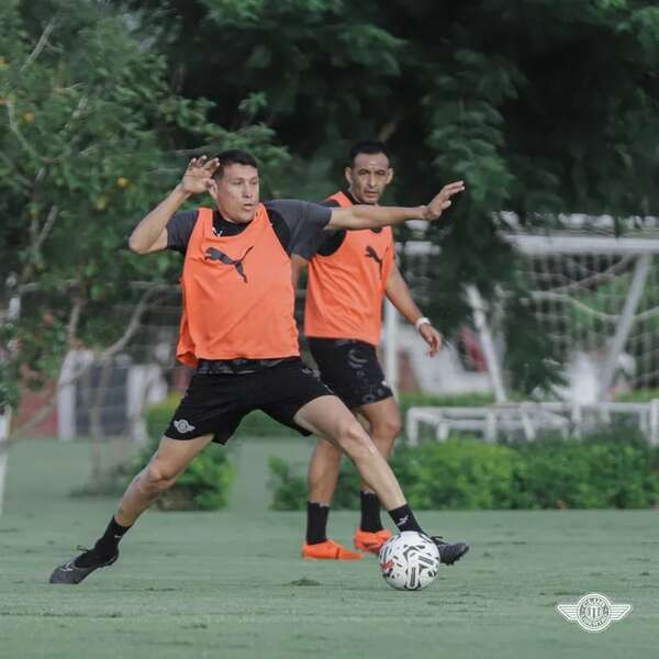 Libertad: El “Guma” se perfila esperando al “Gallo” - Fútbol - ABC Color