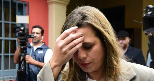 Diario HOY | Kattya sufre derrota en su propio partido y se queda sin la vicepresidencia del PEN