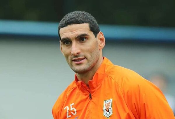 El futbolista belga Marouane Fellaini anuncia su retirada