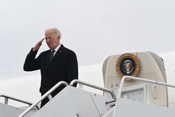 Biden gana por amplia mayoría las primarias de Carolina del Sur, según proyecciones