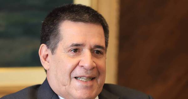 La Nación / Cartes: “Gracias por dedicar tu vida a tu querida ANR”