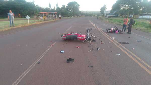 GRAVE ACCIDENTE EN RUTA PY 6: CHOQUE FRONTAL ENTRE MOTOCICLETAS EN NARANJITO - Itapúa Noticias