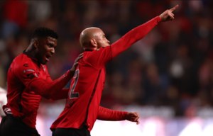 Versus / ‘Charly’ González vuelve a marcar, pero su equipo pierde