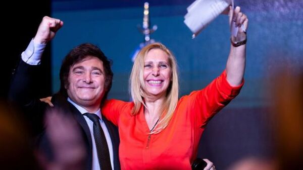 Milei otorga amplios poderes a su hermana Karina en el área de comunicaciones oficiales | 1000 Noticias