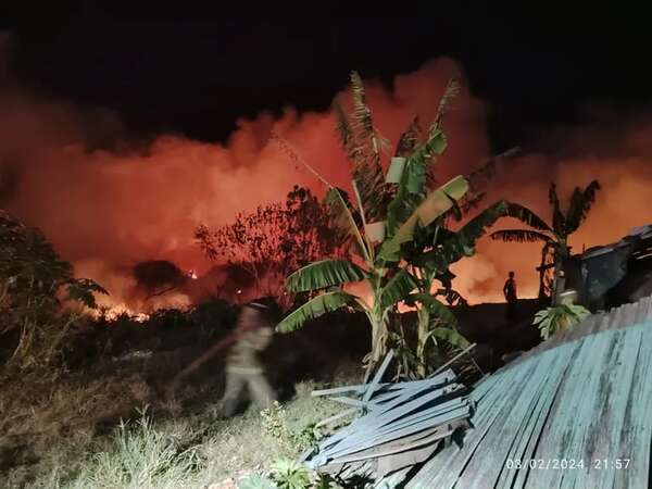 Incendio destruye más de 5 km de vegetación y bomberos suplican que no se queme más basura - Policiales - ABC Color