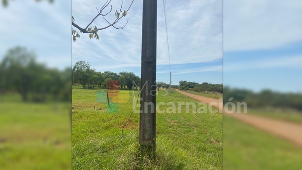 Encarnación: Quedó a orinar, se apoyó por la columna y murió electrocutado