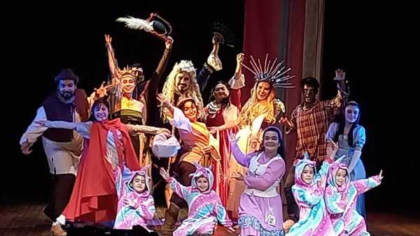 El Teatro Municipal se convierte este domingo en El Laberinto de Charles Perrault
