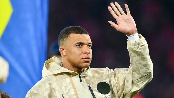 Versus / Mbappé mantiene el suspense sobre su futuro, los rumores se disparan