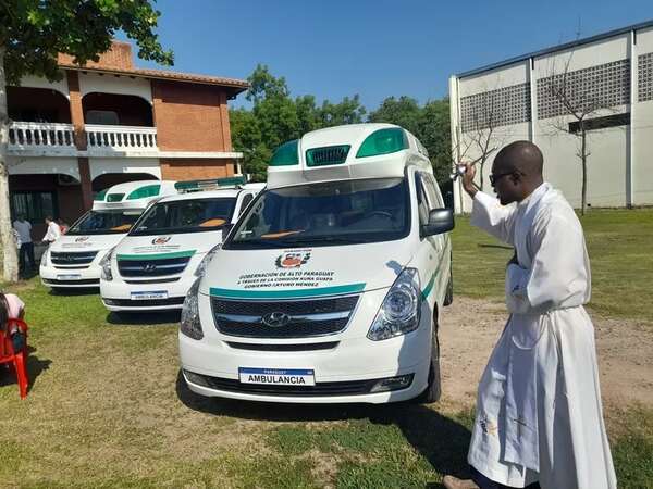 Realizan entrega de ambulancias a la región sanitaria de Alto Paraguay - Noticias del Chaco - ABC Color