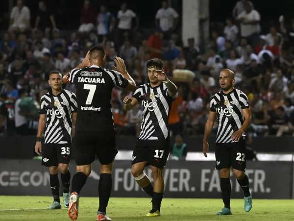 Libertad vs. Sportivo 2 de Mayo: El supercampeón es el único líder - Fútbol - ABC Color