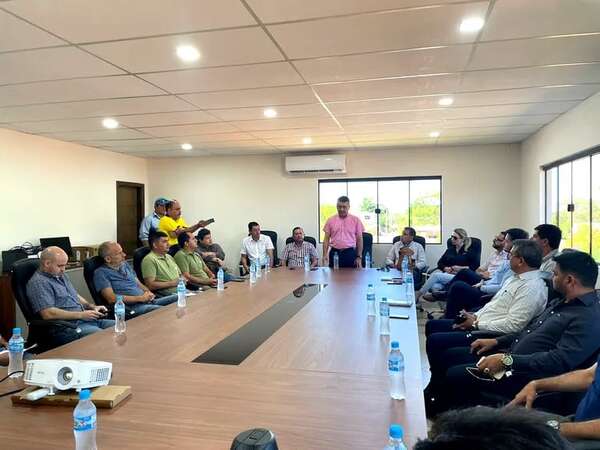 Gobernador de San Pedro compra muebles y deja de lado el almuerzo escolar - Política - ABC Color