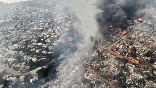 Suman casi un centenar de muertos en devastadores incendios en Chile