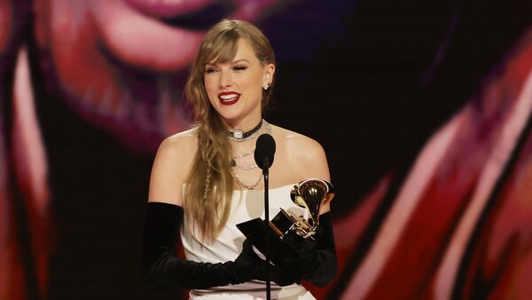 Taylor Swift hace historia en los Grammy con su cuarto premio a álbum del año