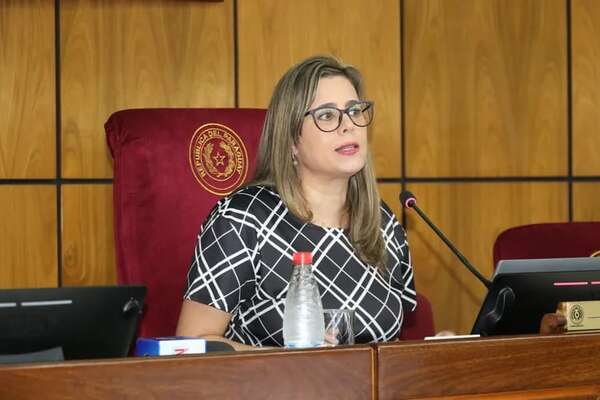 Tras la denuncia contra Gamarra, Kattya González pide “protección” y afirma que buscan “aniquilar” su equipo - Política - ABC Color