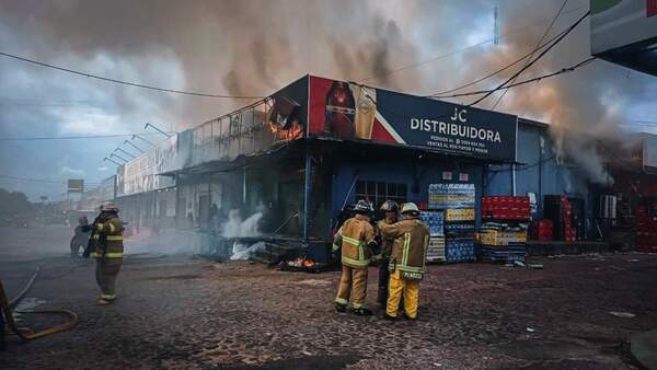 Incendio de local en el Abasto fue a causa de un cortocircuito, asegura comisario