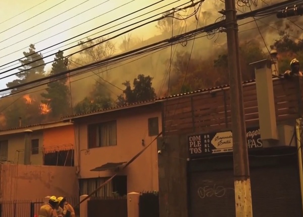 Incendios forestales en la costa de Chile causan 112 muertes y centenares de desapariciones - Radio Imperio 106.7 FM